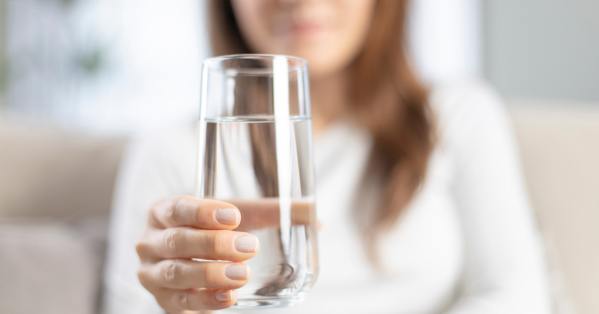 7 công dụng bất ngờ khi uống nước ấm mỗi ngày