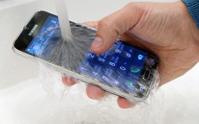 5 smartphone chống nước cấu hình mạnh mẽ