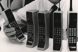 chiếc điện thoại đầu tiên trên thế giới