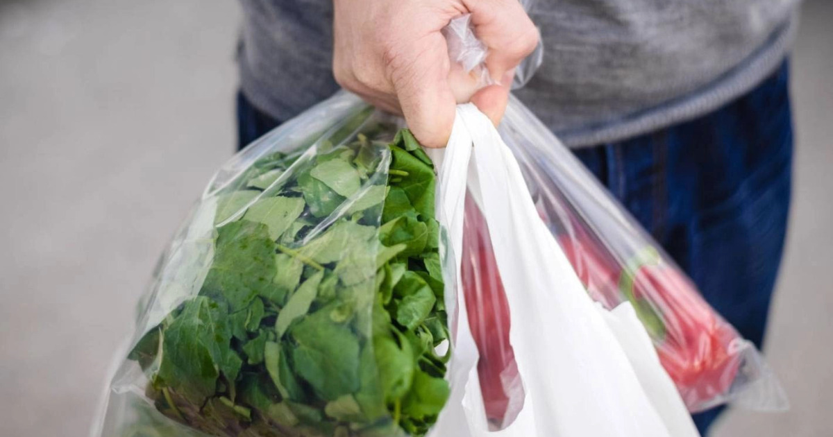 Dùng túi nilon để bảo quản thực phẩm trong tủ lạnh có hại không?