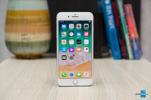 iPhone 8 Plus có thời lượng pin vượt xa đối thủ