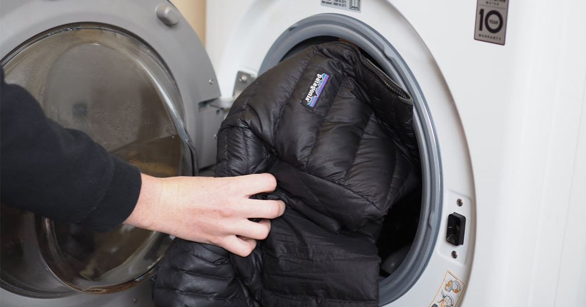 Mẹo giặt áo khoác lông vũ không vón cục, giữ form, bền đẹp bằng máy giặt