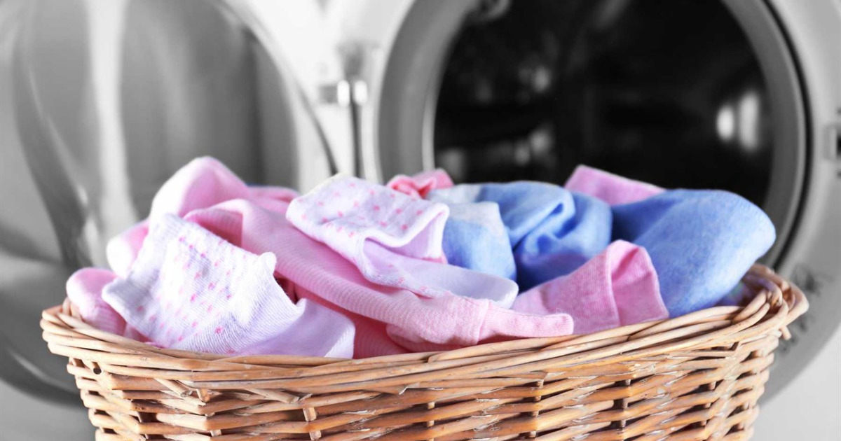Mẹo giúp quần áo thơm tho sau khi giặt bằng máy
