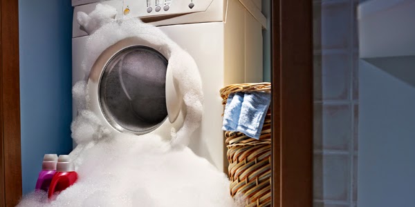 Nguyên nhân và cách khắc phục hiện tượng máy giặt bị trào bọt ra ngoài