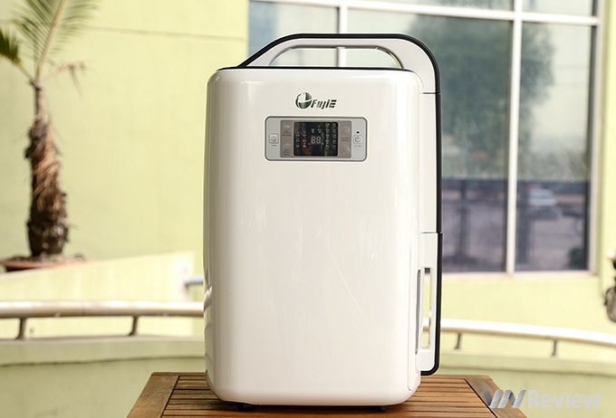 Trải nghiệm máy hút ẩm FujiE HM-916EC: hút ẩm nhanh, dùng được cho phòng ngủ và có sấy quần áo