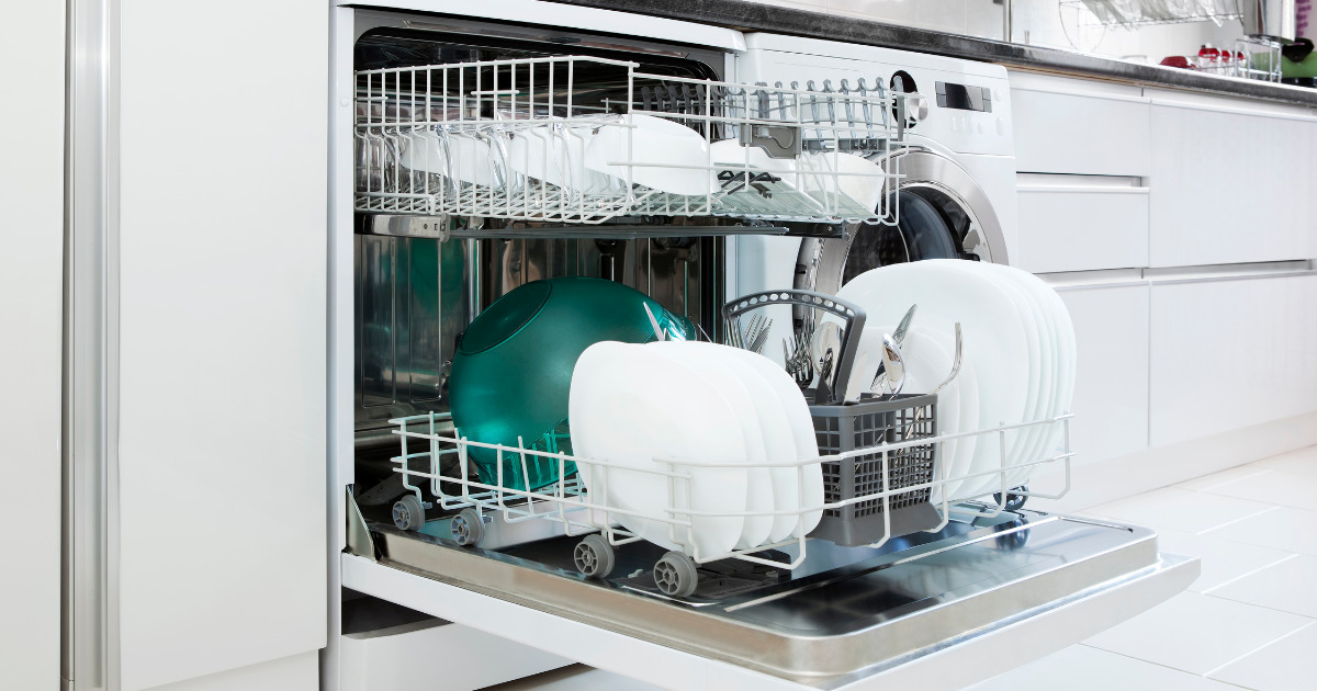 Vì sao máy rửa bát có mùi hôi? Nguyên nhân và cách xử lý hiệu quả