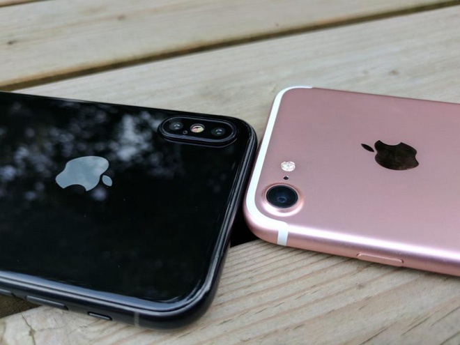 Xuất hiện bộ ảnh mọi góc cạnh iPhone 8 màu đen đọ dáng iPhone 7 màu vàng hồng