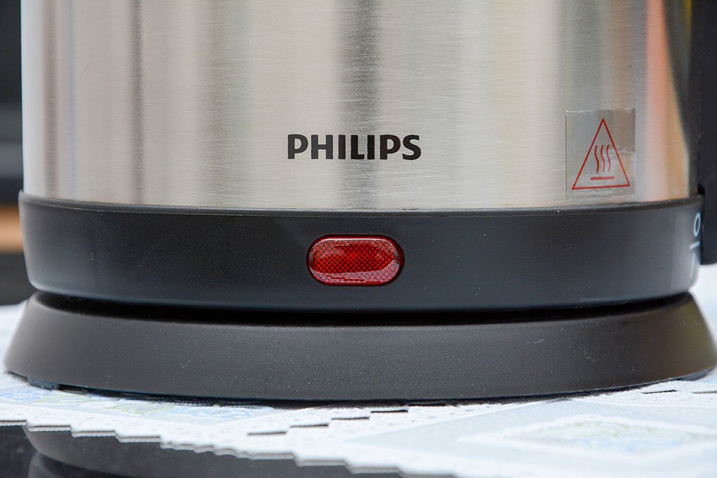 Bình siêu tốc inox 1,5L Philips HD9306/03