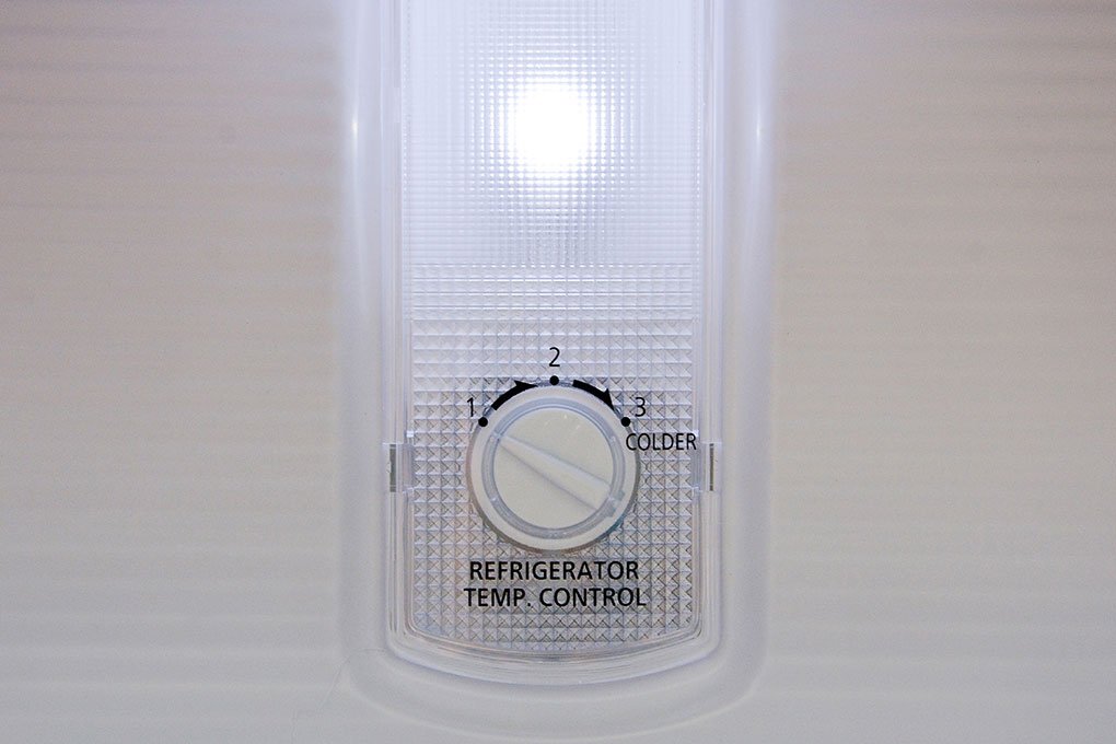 Tủ lạnh Panasonic NR-BM179SSVN - 152 Lít