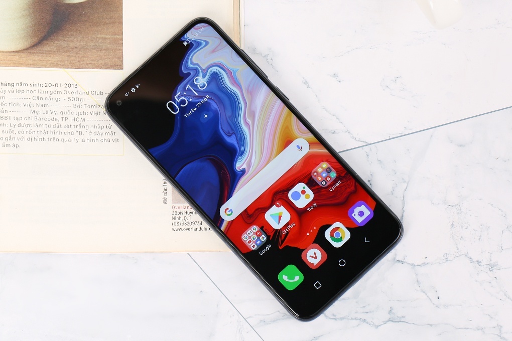Điện thoại Vsmart Live 4 (6G+64G) Đen lam ngọc