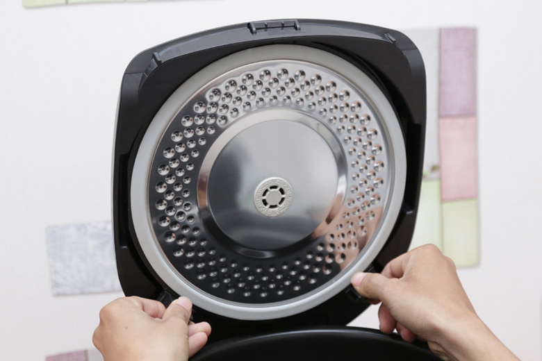 Nồi cơm điện tử cao tần Hitachi RZ-JHE18