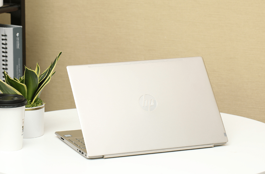 Laptop HP Pavilion 15-cs2035TU 6YZ08PA Vang W10