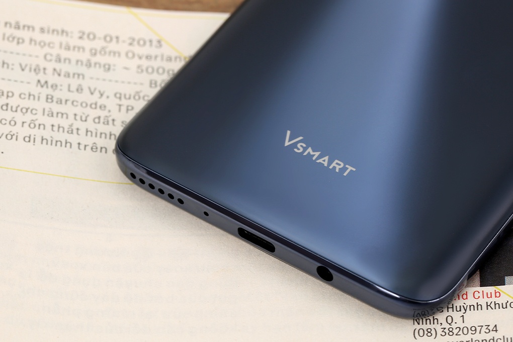 Điện thoại Vsmart Live 4 (6G+64G) Đen lam ngọc