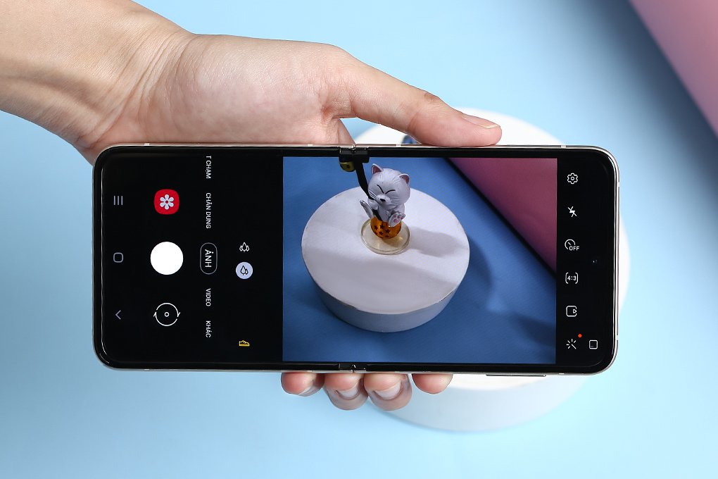 Điện thoại Samsung Galaxy Z Flip 3 5G 128G Kem Ivory