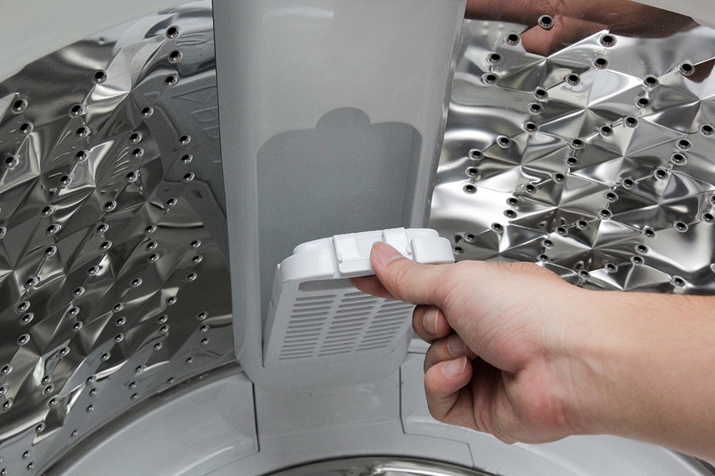 Máy giặt 13.5 Kg Panasonic NA-F135X1SRV lồng đứng