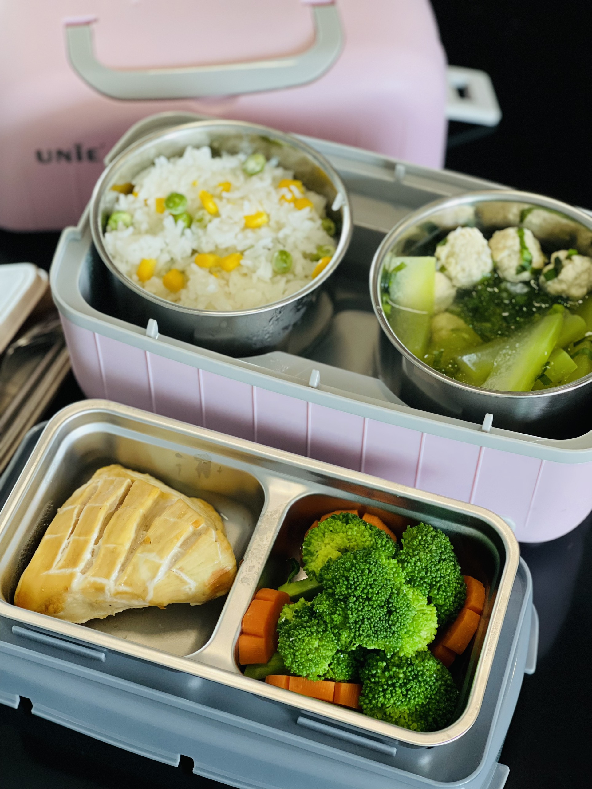 Hộp cơm cắm điện UNIE UV HỒNG