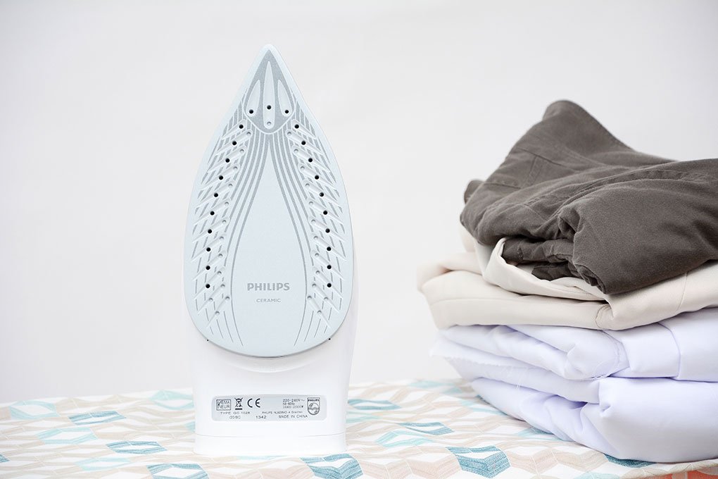 Bàn là hơi nước Philips GC1028 2000W