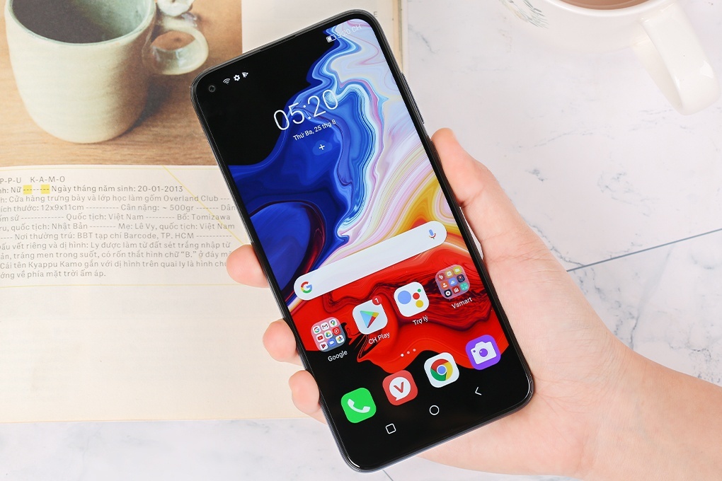 Điện thoại Vsmart Live 4 (6G+64G) Đen lam ngọc