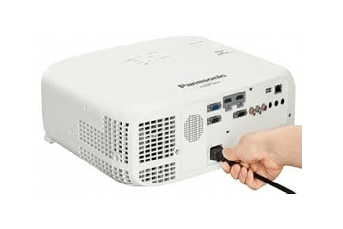 Máy chiếu Panasonic High Brightness PT-VX610 -5.500 ANSI Lumens - Hàng chính hãng phải có phiếu bảo hành chính hãng