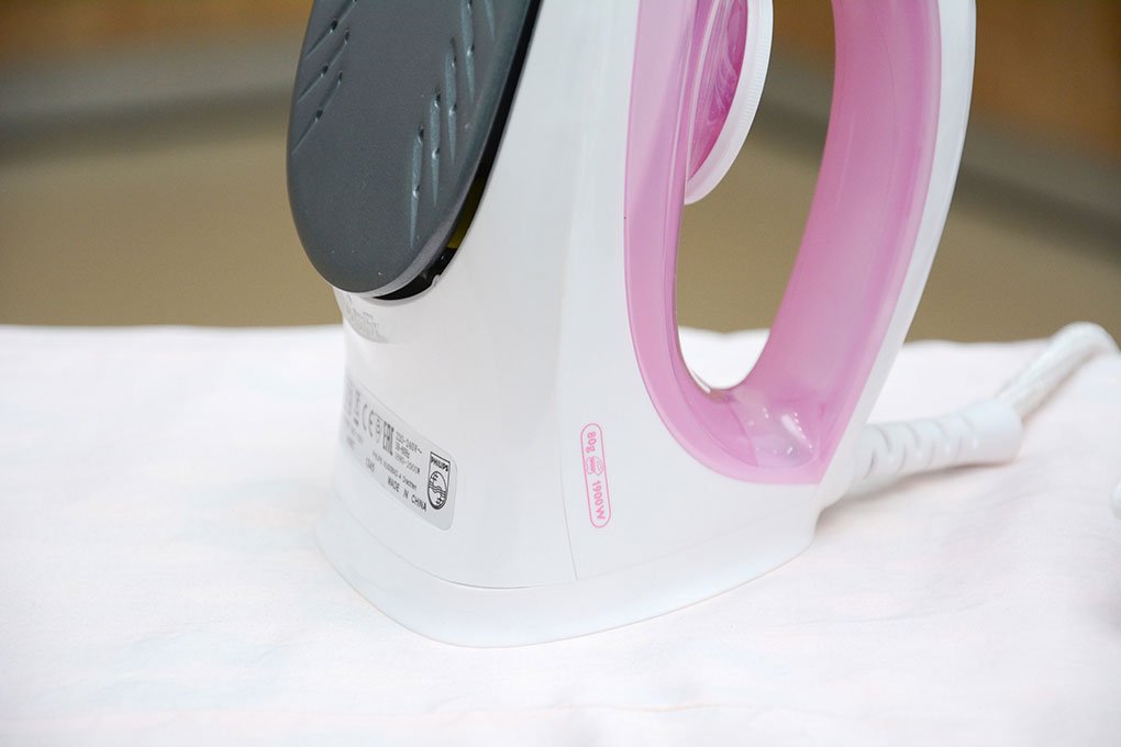 Bàn là hơi nước Philips GC1021 1900W
