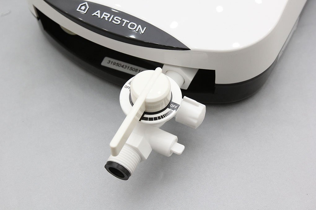 Bình nóng lạnh trực tiếp Ariston VR-E4522EP-WH (Trắng)