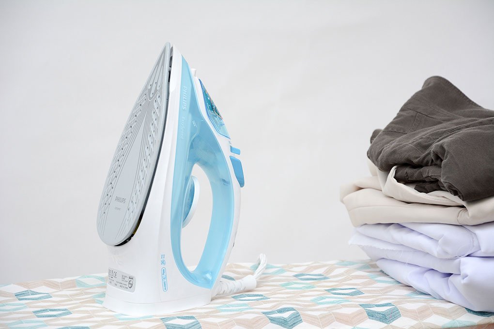 Bàn là hơi nước Philips GC1028 2000W