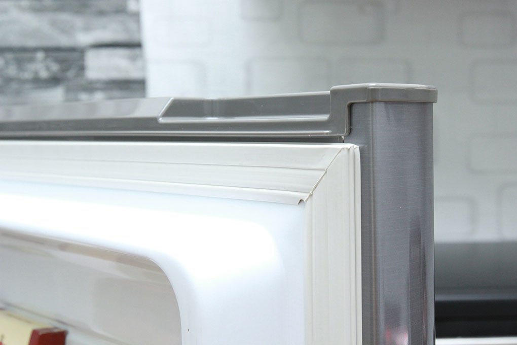 Tủ lạnh SHARP SJ-192E-SS - 180 Lít, 2 cánh, ngăn đá trên
