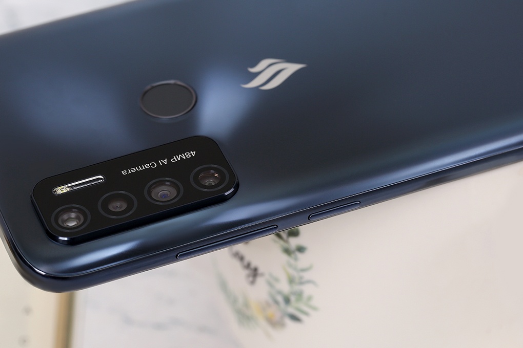 Điện thoại Vsmart Live 4 (6G+64G) Đen lam ngọc