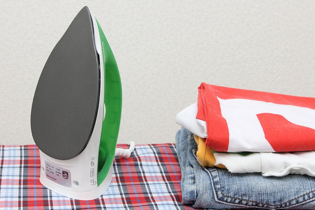 Bàn là khô Philips GC122 (Xanh) 1200W