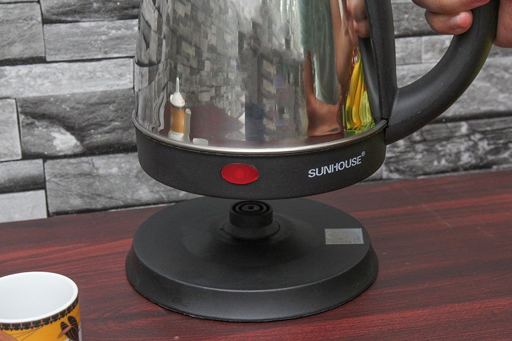 Ấm điện Inox 1.5L Sunhouse SHD1050