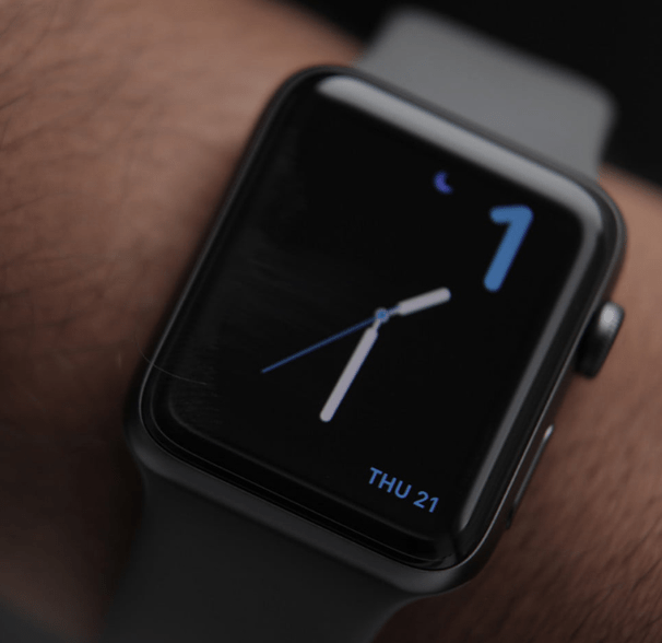 Apple Watch 3 38mm (4G) Viền Nhôm Xám - Dây cao su Đen Chính hãng (MTGP2VN/A)