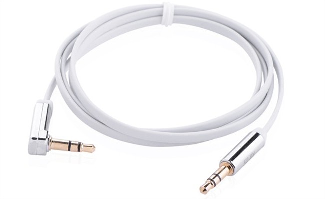 Cáp Audio 3.5mm 1.5M đầu bẻ góc 90 độ Ugreen UG-10598