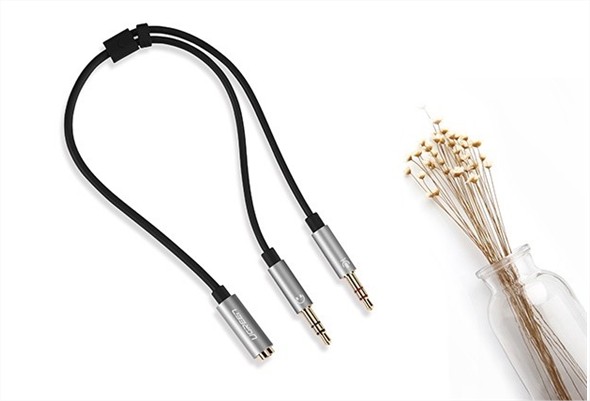 Cáp Audio 3,5mm âm ra 2 đầu 3,5mm 1 Mic 1 loa Ugreen UG-20899 mạ vàng