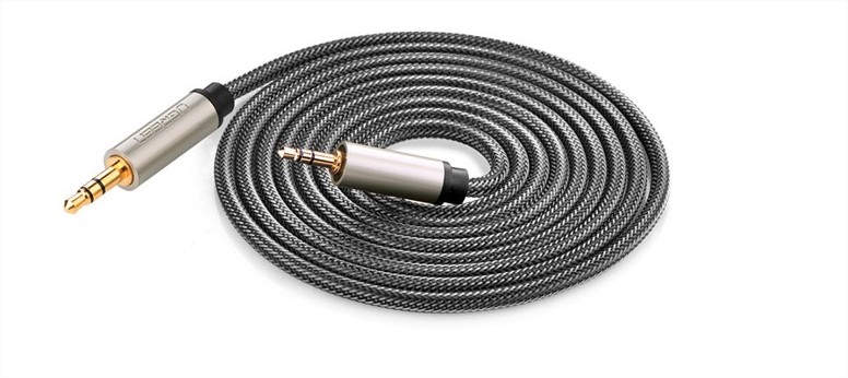 Cáp Audio AUX 3,5mm trên ô tô dài 10m Ugreen UG-10608