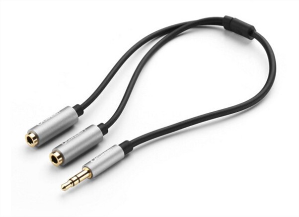 Cáp chia 2 cổng Audio 3,5mm dài 20cm chính hãng Ugreen UG-10532 (đen)