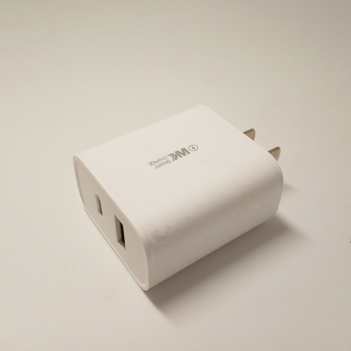 Củ sạc 2 cổng( USB và Type C) sạc nhanh WK WP-U72