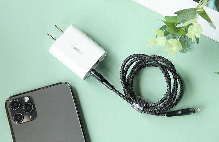 Củ sạc 2 cổng (USB và Type C)sạc nhanh WK WP-U101 PD-18W (QC3.0+PD)