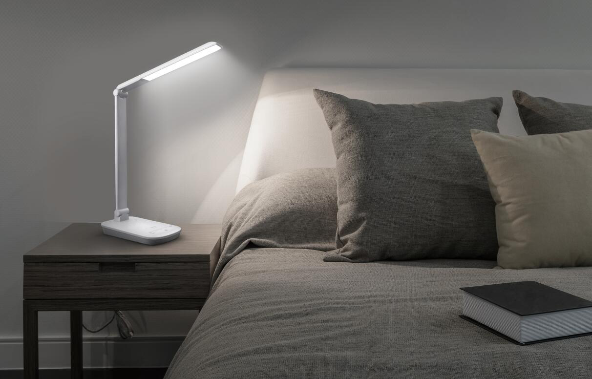 Đèn bàn chống cận Roler RL-D1111