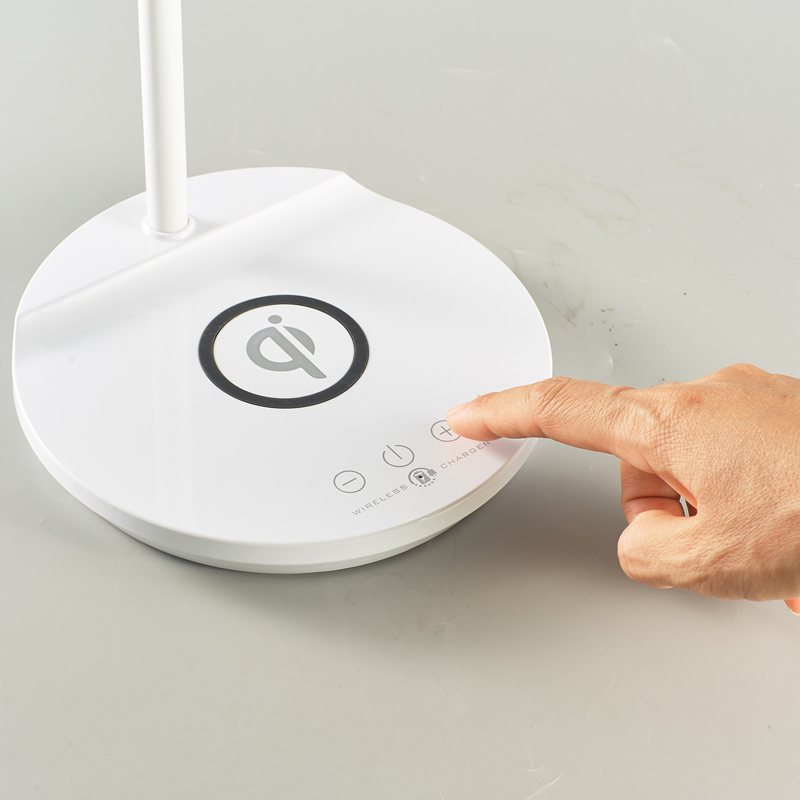 Đèn chống cận tích hợp sạc không dây Roler RL-D1112W