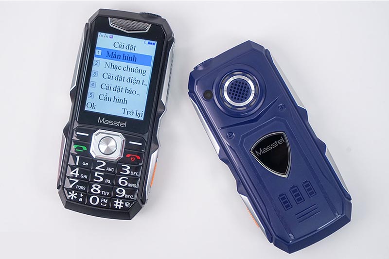 Điện thoại Masstel Play 50 Xanh