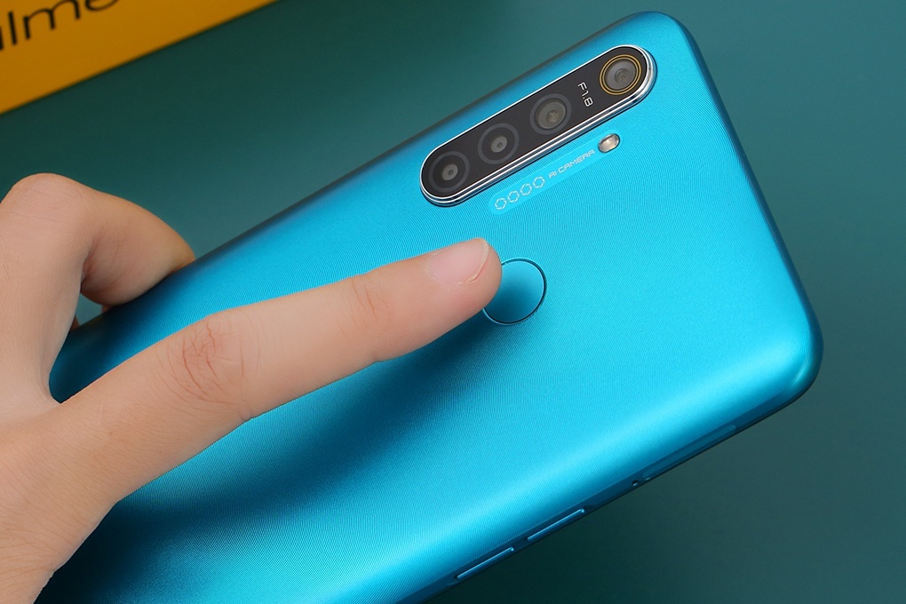 Điện Thoại Realme 5i (4+64Gb) - RMX2032 Xanh nước biển