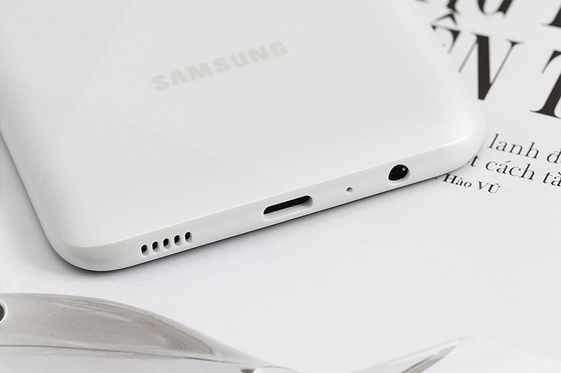 Điện thoại Samsung Galaxy A02s-A025F White