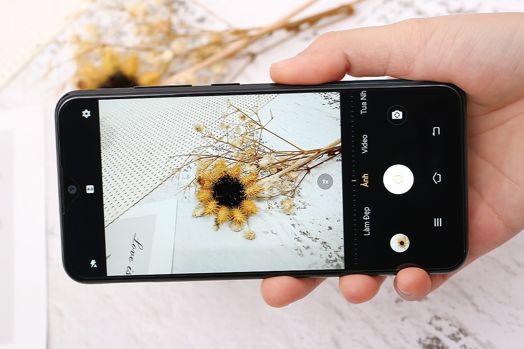 Điện thoại Vivo 2015-Y1s (2+32GB) Đen Xanh