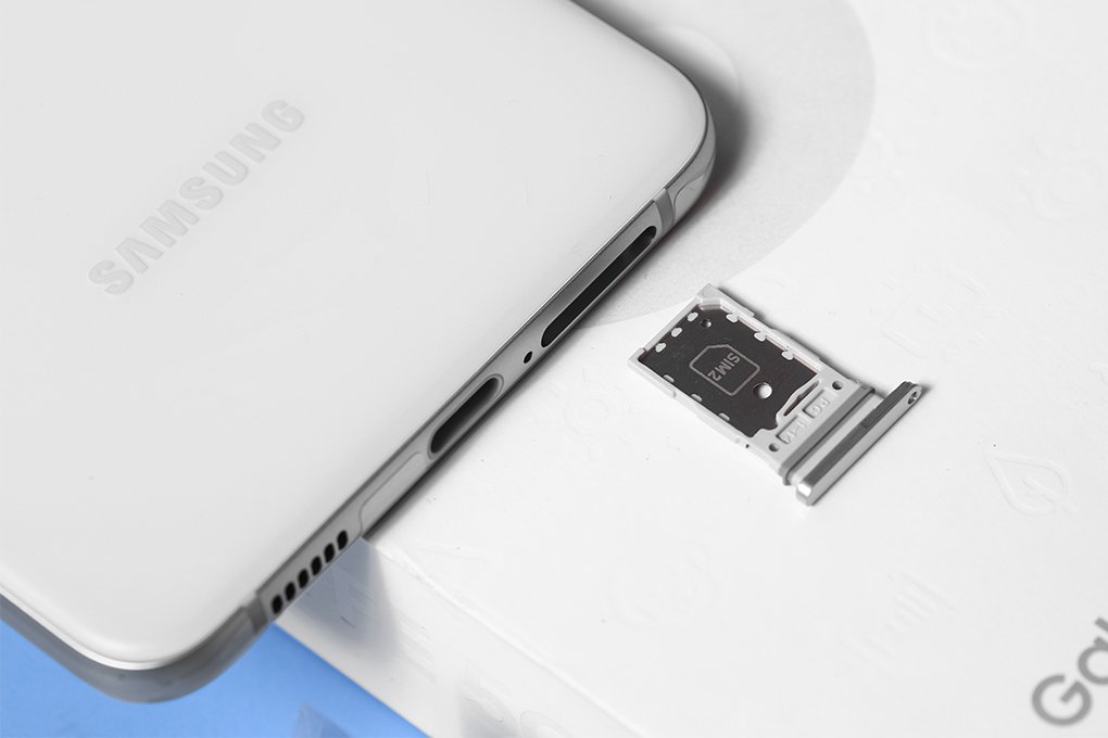 Điện thoại Samsung Galaxy S21 FE 5G (8+256G) G990E Trắng Flora