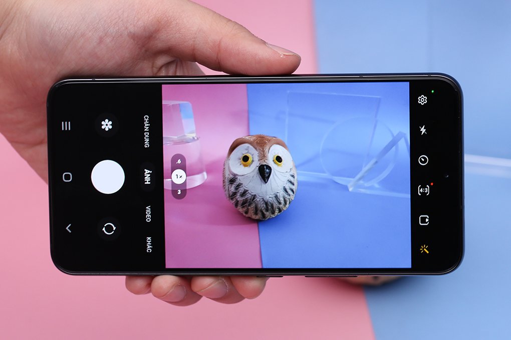 Điện thoại Samsung Galaxy S22 S901E 5G (8+256G) Đen Phantom