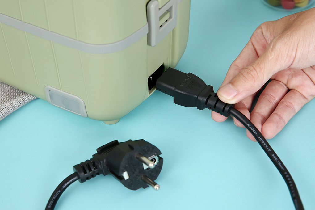 Hộp cơm cắm điện UNIE UV XANH