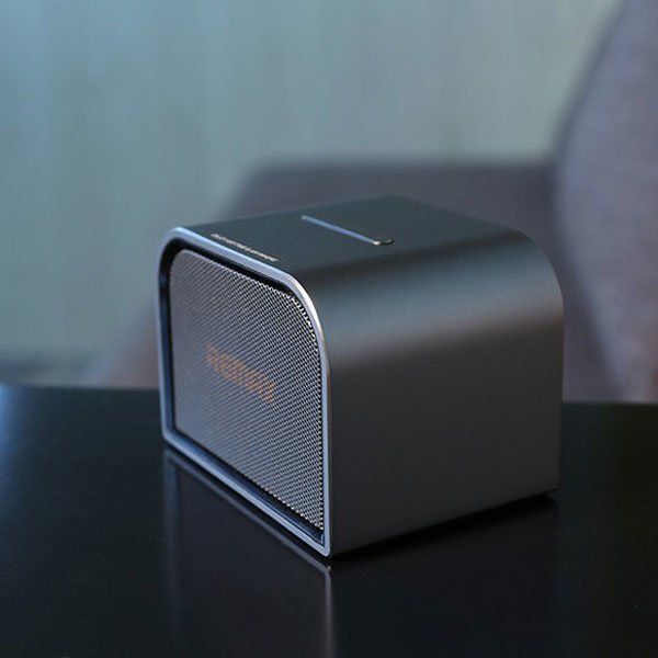 Loa Bluetooth Remax RB-M8 Mini Bạc