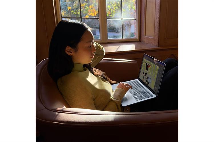 Macbook Air M5 13 MDHH4SA/A Sky Blue /Apple M5 chip with 10‑core CPU and 8‑core GPU, 16GB, 512GB SSD