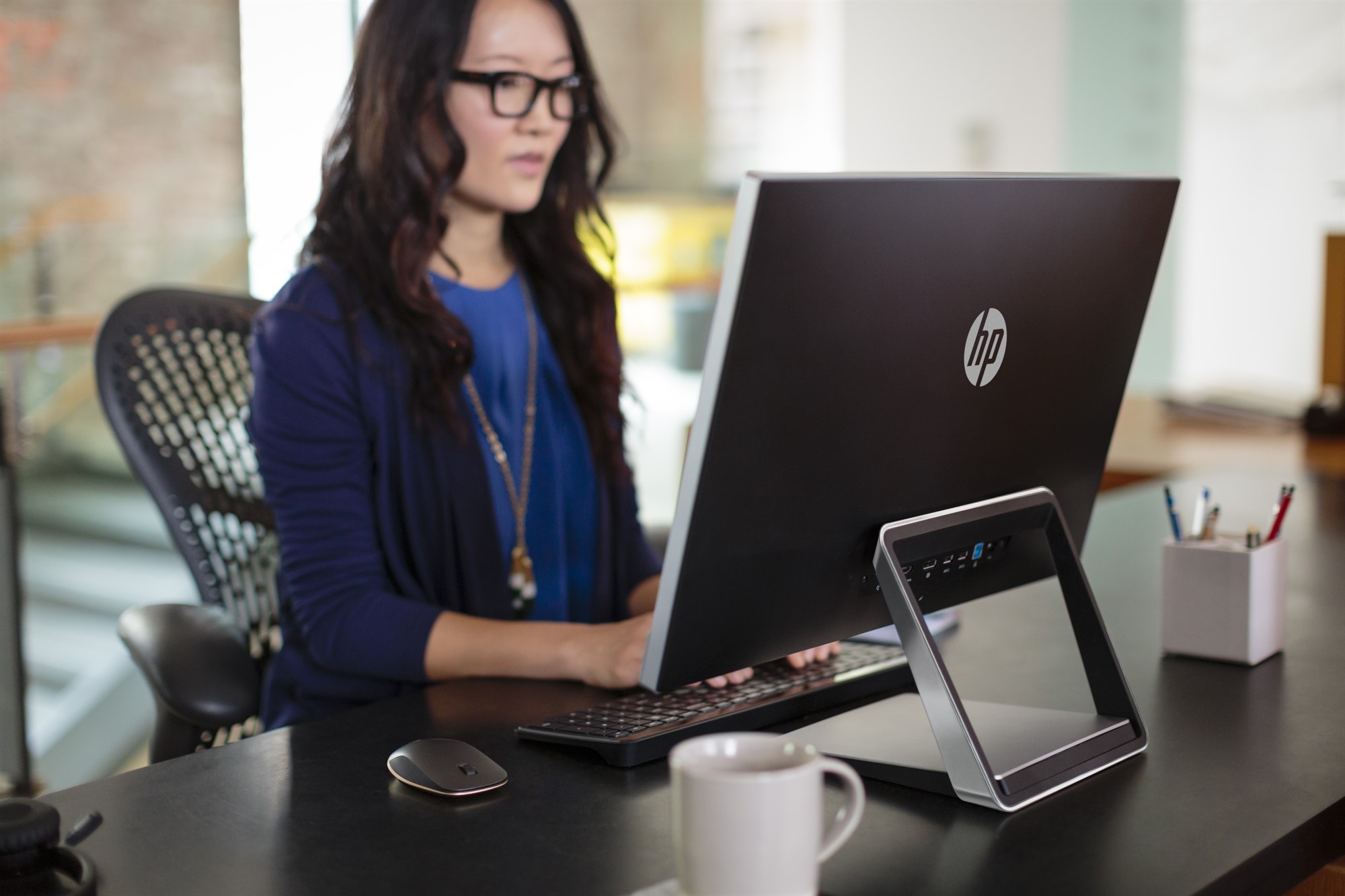 Màn hình HP EliteDisplay S240uj 23.8 USB-C Wireless Charging Monitor