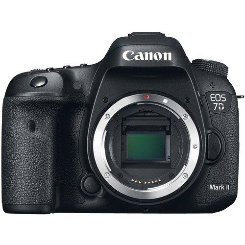 Máy ảnh Canon EOS 7D II w/18-135 IS USM + W-E1
